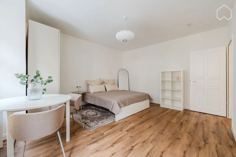 Neues & modernes Studio-Apartment in erstklassiger Lage im Boxhagener Kiez — photo 1